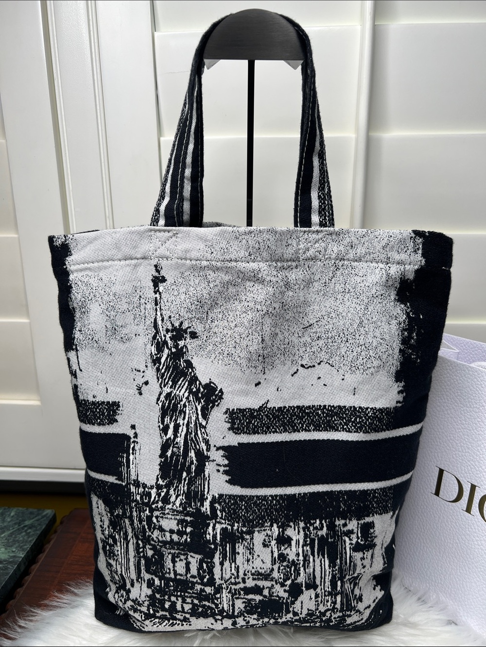 Dior Beauty Black & White Paris Jacquard Tote Bag With Lipstick, Shopping Bag NW - Picture 3 of 16